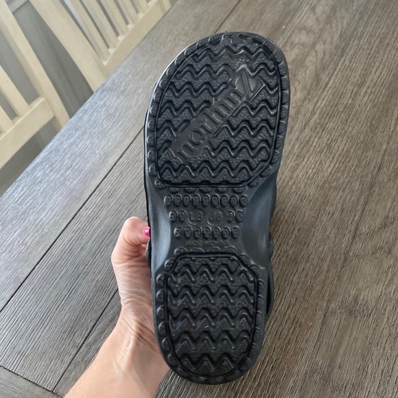 NEW! NOTHINZ SHOES JUNIORS/BIG KID CLOGS | black | Size J6 L8 unisex - Picture 7 of 12